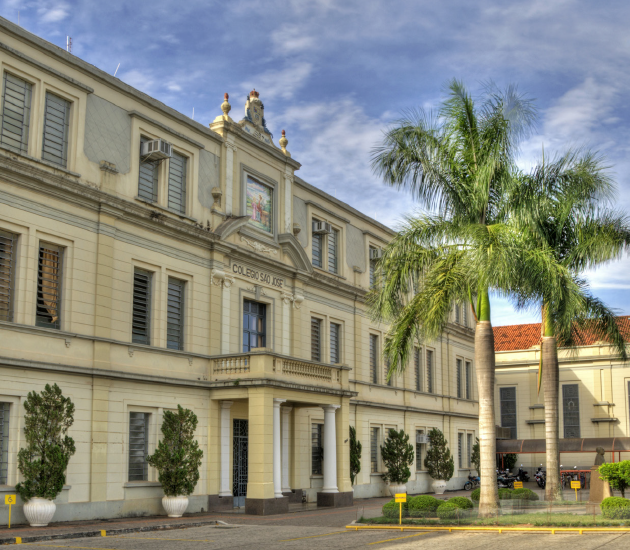 Aos nossos universitários